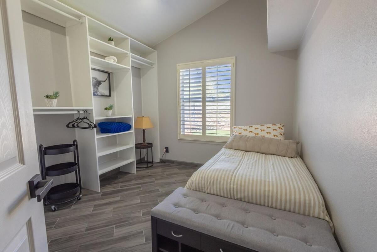 Stylish Escape 3bdrm With Fireplace Appartement *